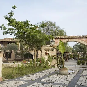 Casale Siciliano Di Miryam Tiralongo Couette-café